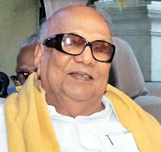 Karunanidhi supports Pranab as President