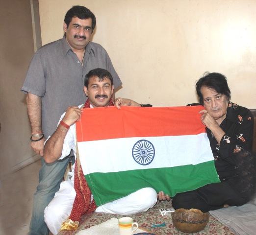 Manoj Kumar, Manoj Tiwari