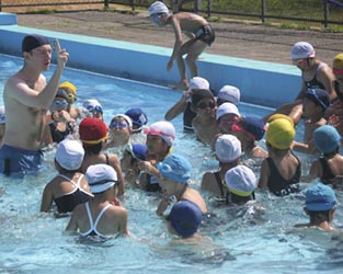 Swimming pool game ‘Marco Polo’ inspiring robot detection