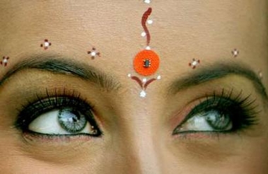 Married Hindu nurses in South Africa win right to wear ‘bindis’ at work