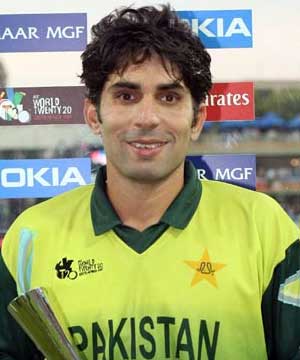 Pakistan recalls Misbah for New Zealand series