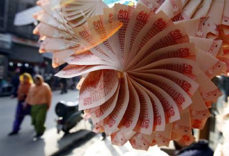 Don’t use currency notes to make garlands: RBI