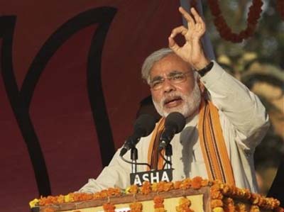 Narendra Modi invites Sonia Gandhi to Gujarat