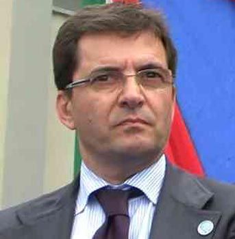 Italian ex-minister held over mafia links