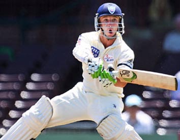 Hughes homemade batting technique draws praise from Oz experts