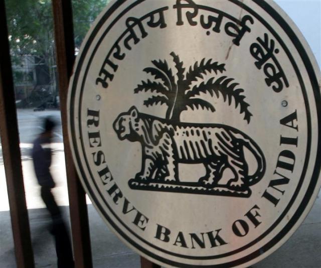 RBI warns Manappuram against accepting deposits