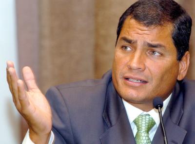 Ecuador president orders default on "immoral" foreign debt