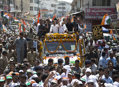 Rahul-Gandhi-Roadshow
