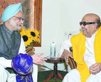 Malaysian Minister S Samy Vellu and Prime Minister Manmohan Singh
