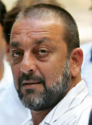  Sanjay Dutt does a ''Munnabhai'' at Lucknow rally