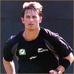 Bond, Fulton recalled for Test series against Pakistan