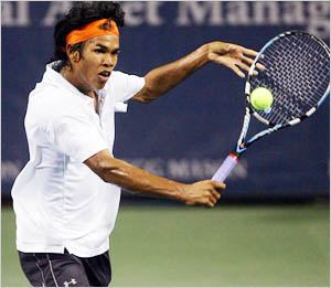 Somdev advances in Miami Open qualifiers