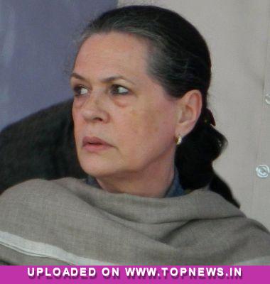 Sonia wishes speedy recovery for Delhi gang-rape survivor 