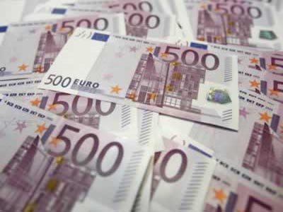 Spain's economy contracts