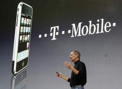 LEAD: T-Mobile launches Google phone in US 