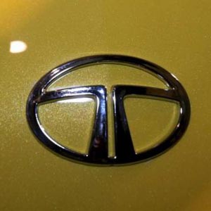Sell Tata Motors With Target Of Rs 1000