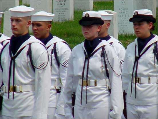 US Navy gearing for standoff with Somali pirates