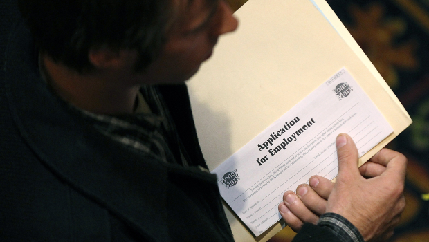 Unemployment applications falls to lowest level in five years