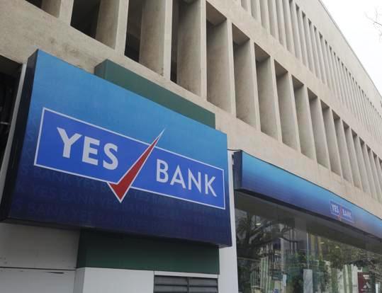 Yes Bank chief meets Madhu Kapur in order to settle disputes out of court