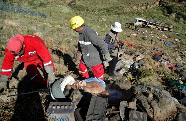 At least 21 killed in Bolivian road accident 
