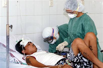 birdflu_victim_treated_in_hospital