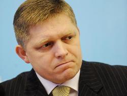  Slovak premier backs incumbent on election day