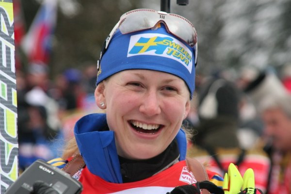 ROUNDUP: Jonsson wins, takes yellow jersey; Norway tops men's sprint