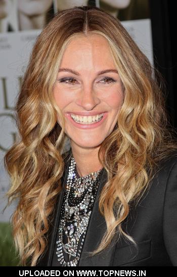 Julia Roberts at the ‘Fireflies in the Garden’ Los Angeles Premiere Julia Roberts at the ‘Fireflies in the Garden’ Los Angeles Premiere