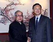 Chinese Minister He Yafei meets Pranab Mukherjee