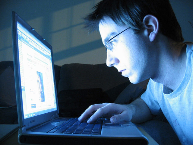 Social networking sites cost British economy over 1.38 billion pounds per year!
