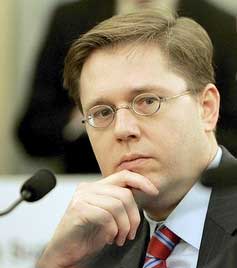 FCC chief Kevin Martin resigning on 20th January