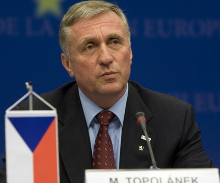 Czech government falls during EU presidency 