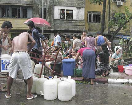 Access to Cyclone Nargis zone improving, German official says