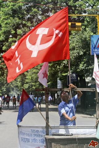 Workers hold rallies to protest government policies