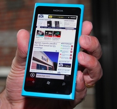 Nokia, Microsoft may launch Lumia 800 on Valentines Day