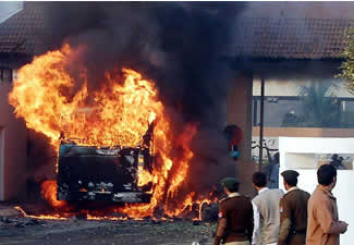 Suicide bombings leave 16 dead across Pakistan