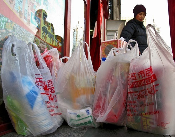 Los Angeles bans plastic shopping bags