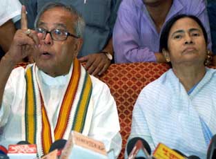 Pranab Mukherjee, Mamta Banerjee jointly criticise left parties