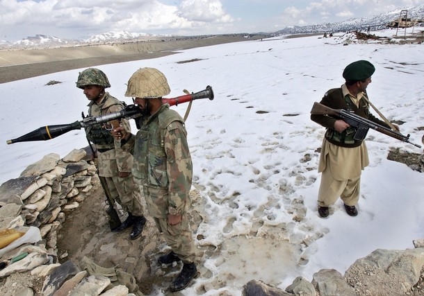  15 Pakistani soldiers cross LoC, an army jawan killed