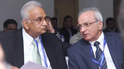 Indian Hospitals Using Robotic Surgery for Joint Replacement: Review by Dr Mahendra Bhandari