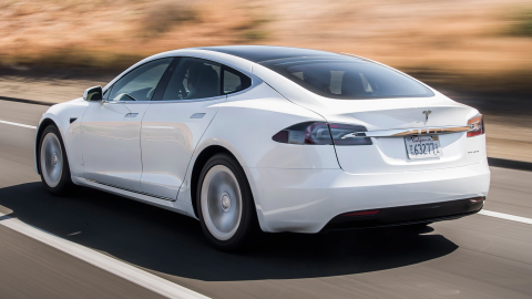 Tesla issues ‘voluntarily’ recall for Model S/X to fix touchscreen-related issues
