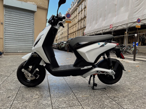 Updated Piaggio 1 electric scooter boasts numerous performance improvements
