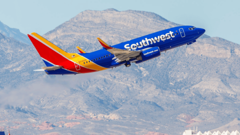 Southwest Airlines (NYSE: LUV) Stock Price Target at $37: Morningstar Research