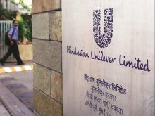 Sudarshan Sukhani: BUY Kotak Mahindra Bank, HDFC, Hindustan Unilever; SELL Bajaj Auto