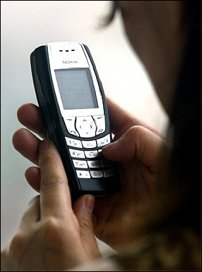 Dumping by text is ‘bad manners’