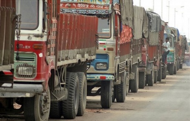 Truckers call off eight-day strike unconditionally