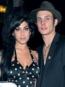 Winehouse's husband let out of jail, goes to rehab 